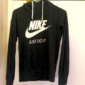 Nike Mock neck sweater. Light sweater. Color is heather gray. Size small.